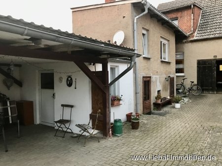Hof mit Sitzecke Hof mit Sitzecke