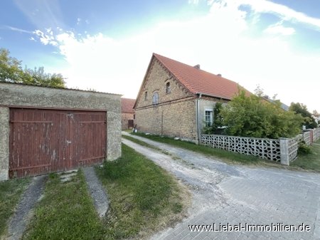 Auffahrt / Garage