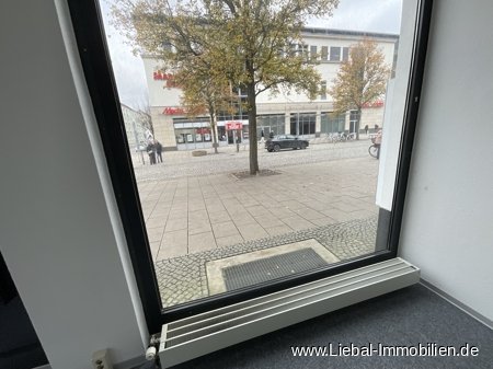 Fenster zur Fussgängerzone Fenster zur Fussgängerzone