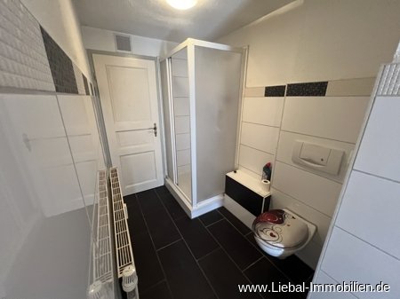 Bad mit Dusche