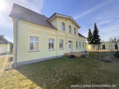 Großes Anwesen, Randlage mit Nebengelass !!! 